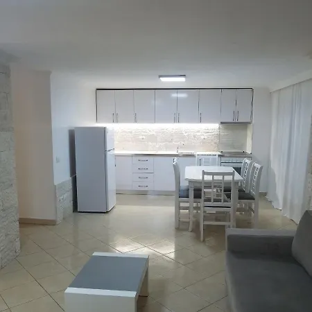 Luxury Duplex Armand Durres Голем
